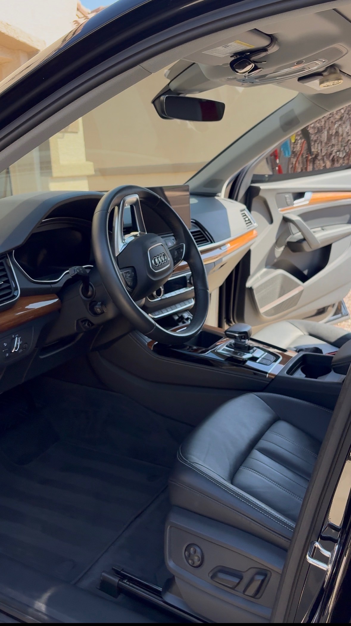 Detailed vehicle photo from Universal Detail