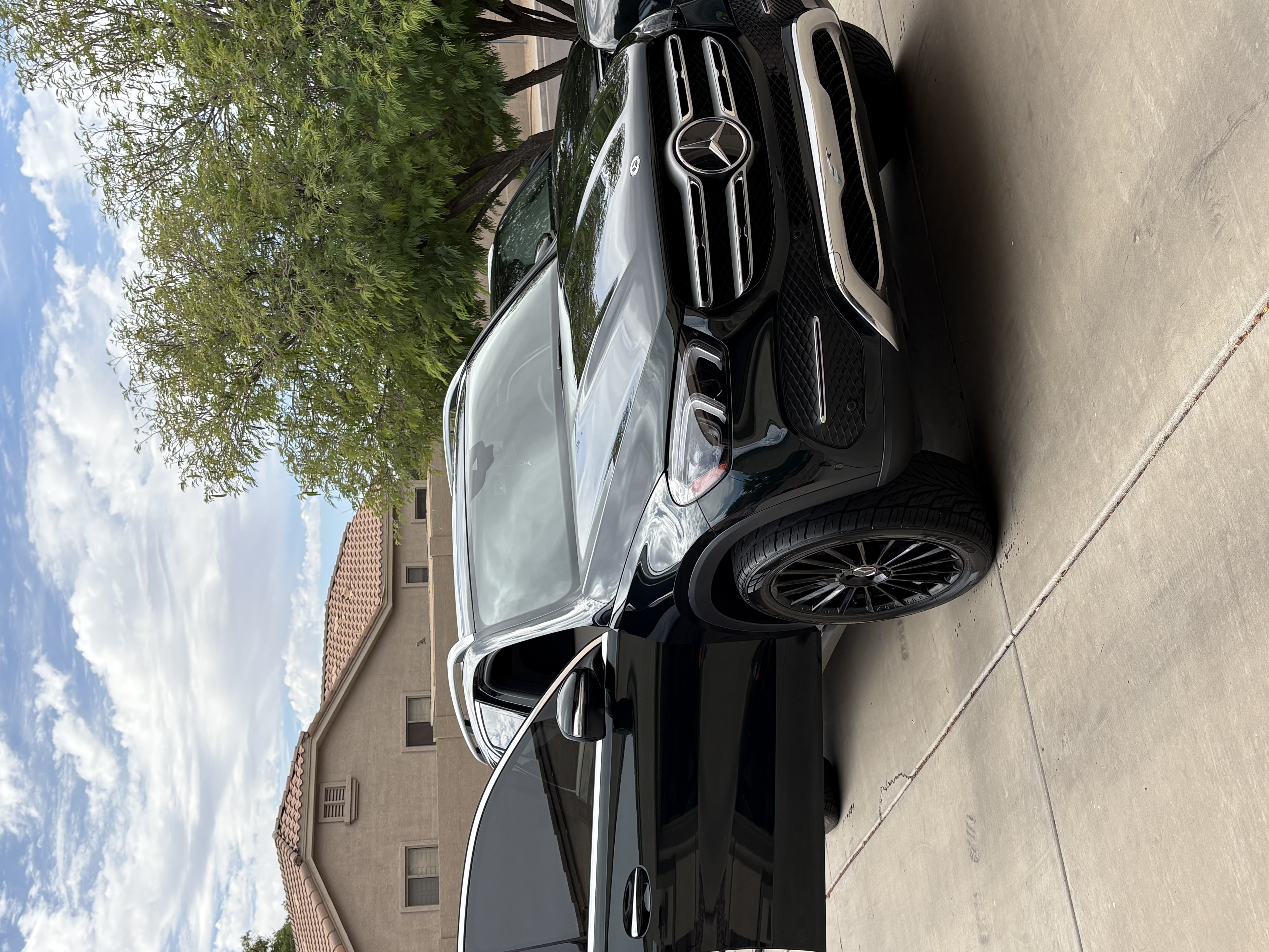 Detailed vehicle photo from Universal Detail